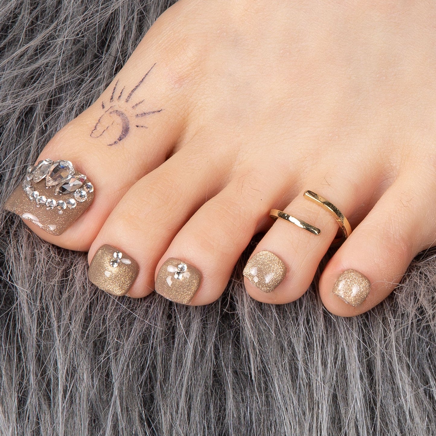 Shine Bright Like a Diamond T06 Toe Nails