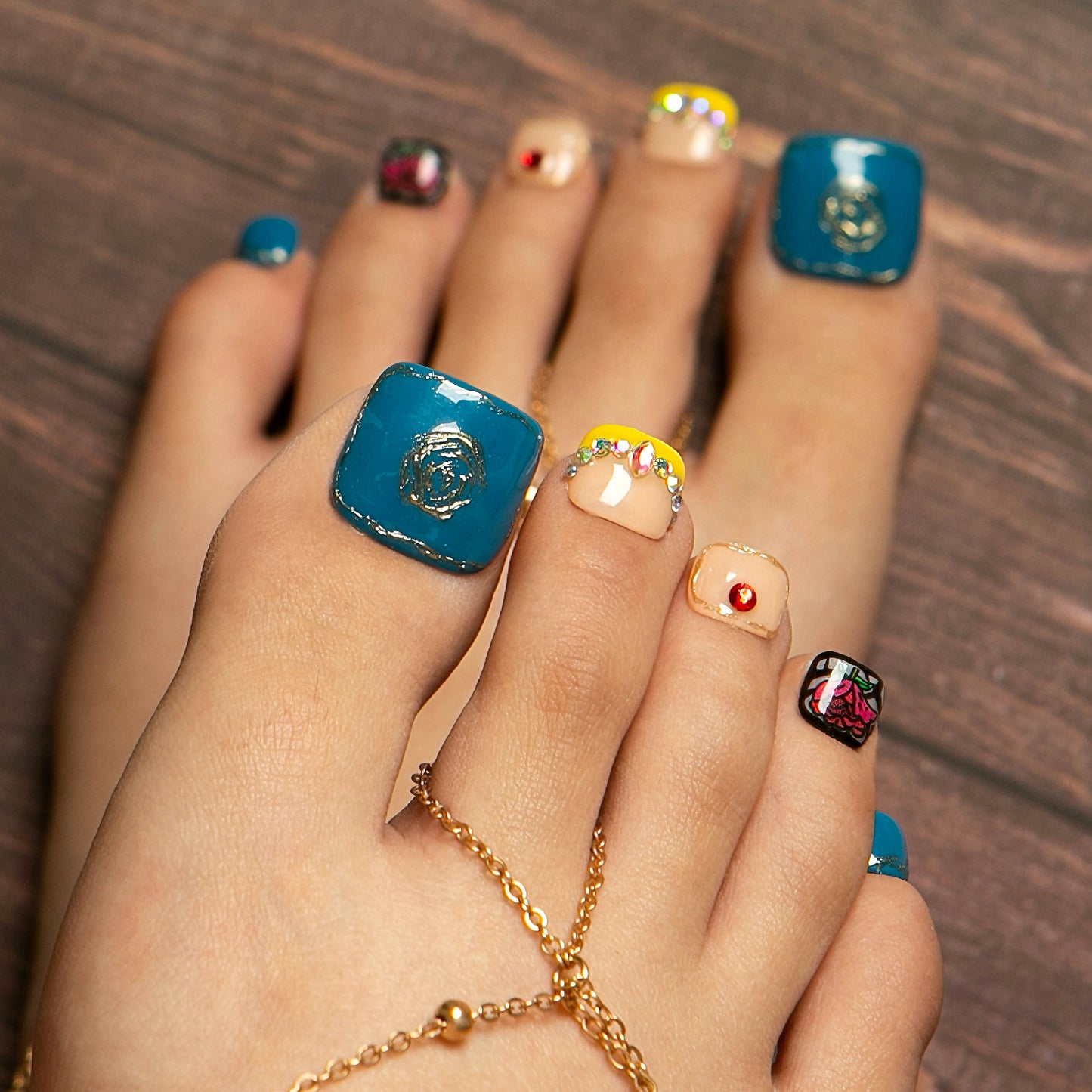 Once Upon a Rose T453 Toe Nails