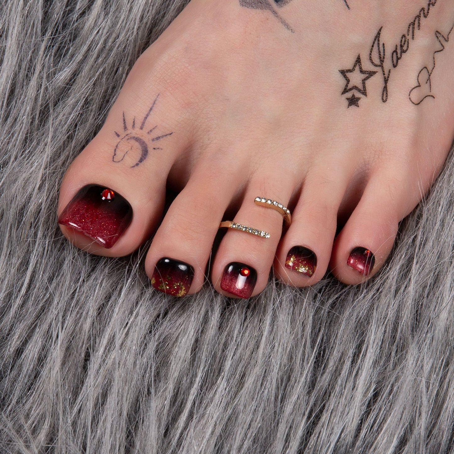 Rose Ashes Black and Red T07 Toe Nails