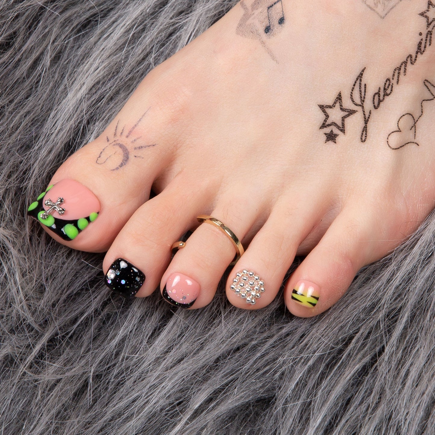 Dare to Roar French Tip T153 Toe Nails