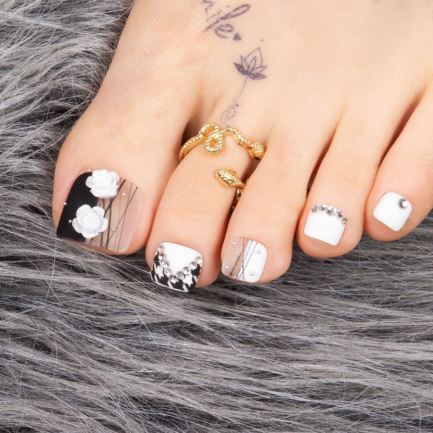 Houndstooth T30 Toe Nails