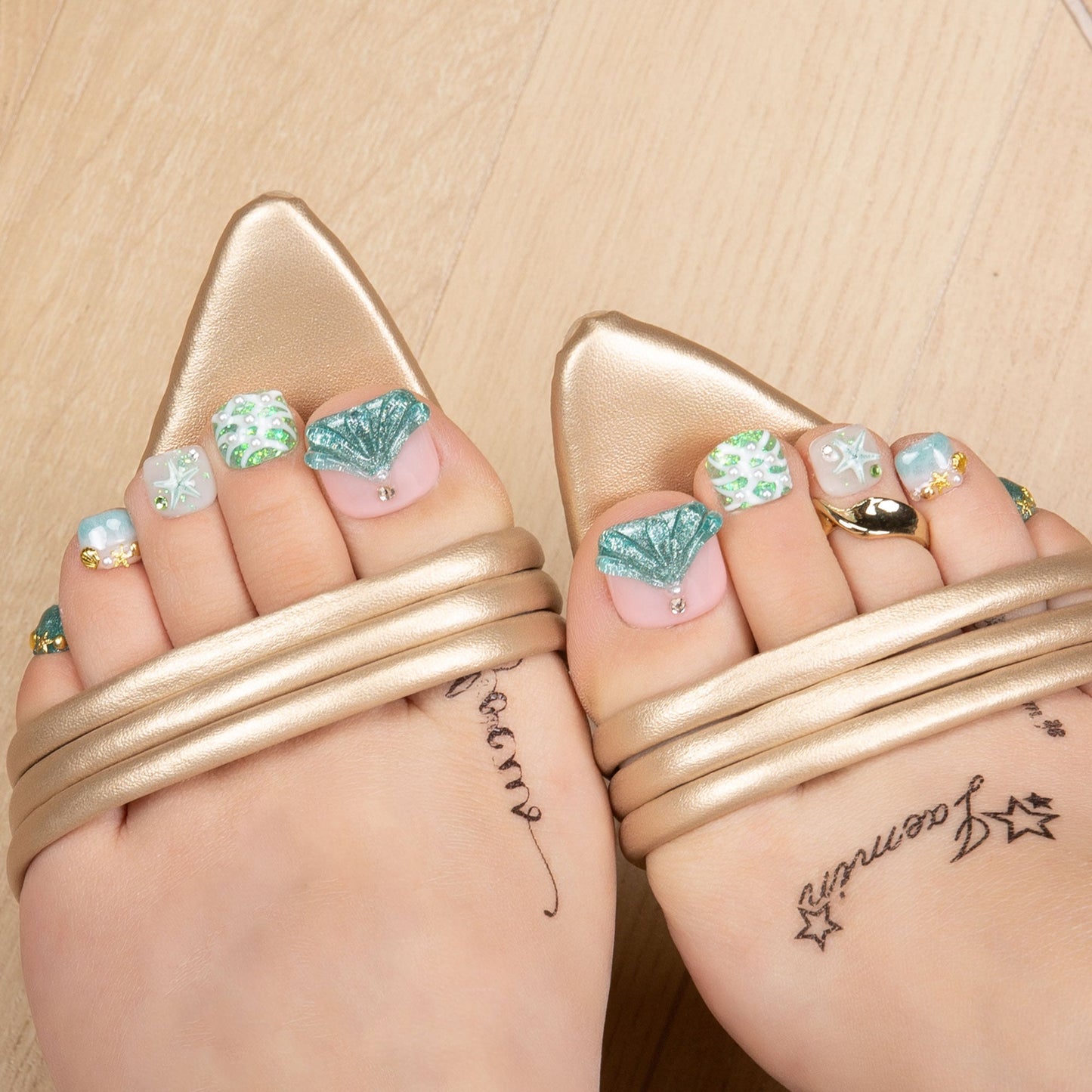 Surfing Girls Blue T119 Toe Nails