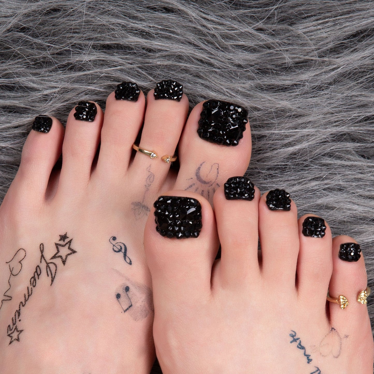 Classic Black Rhinestone T146 Toe Nails