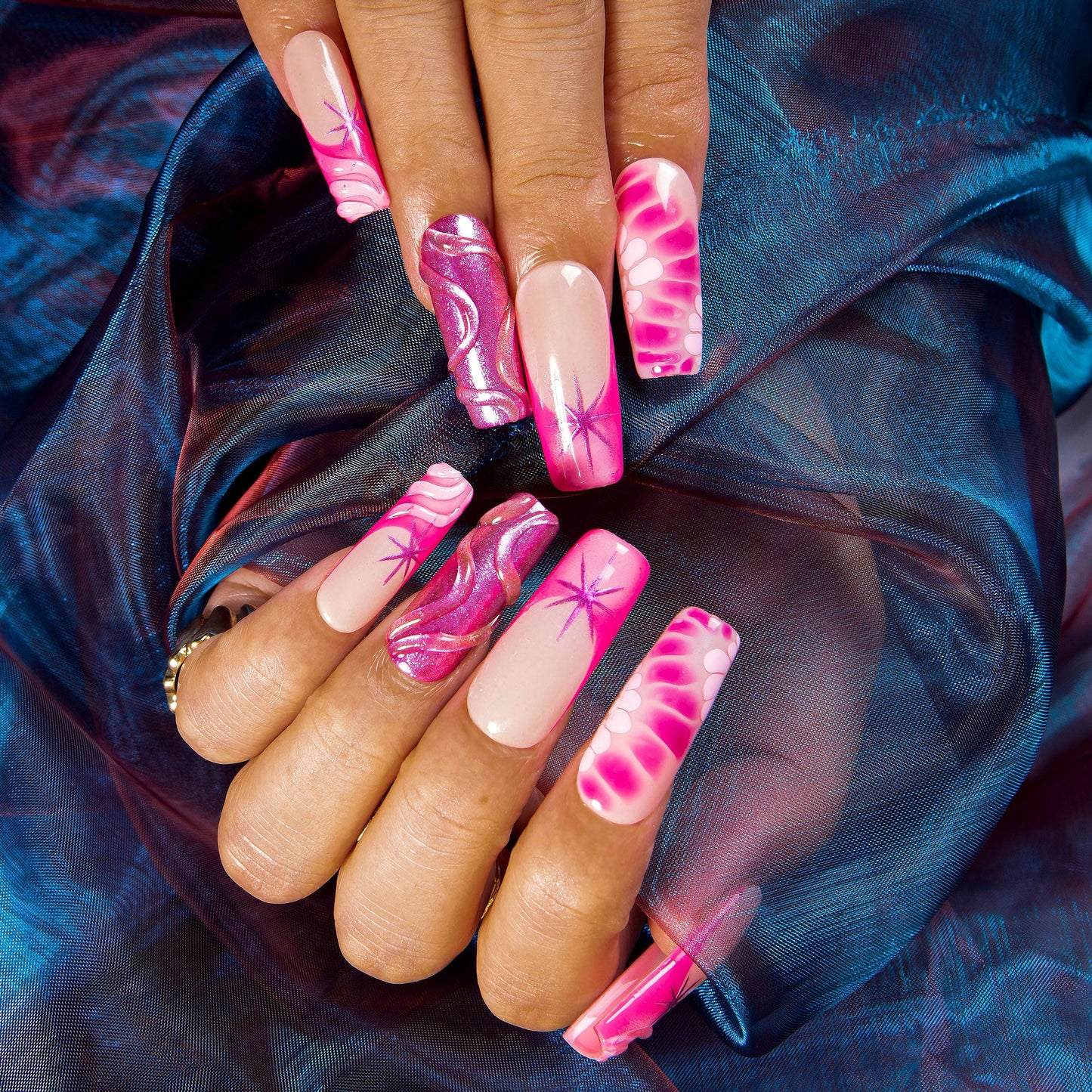 Pinkalicious Handmade Nails H584