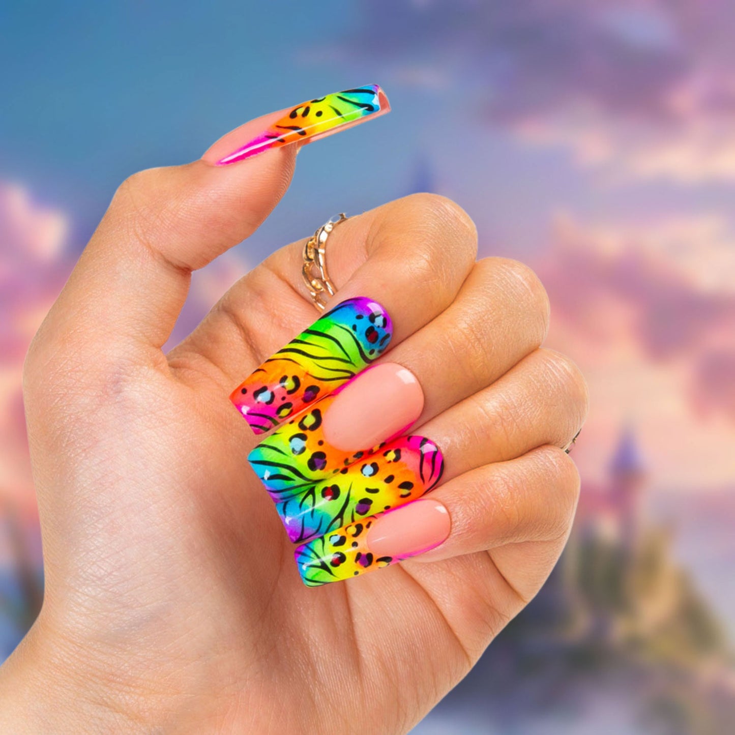 Retro Queen Handmade Nails H515