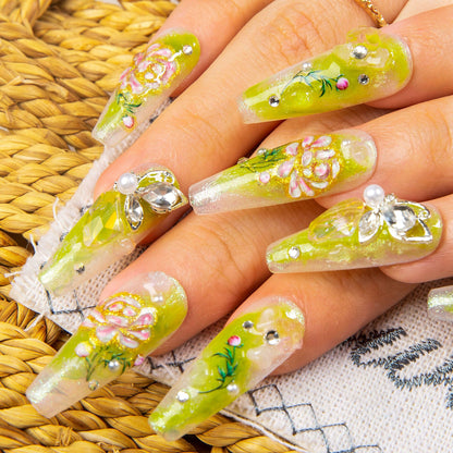 Seraphina’s Garden Handmade Nails H460