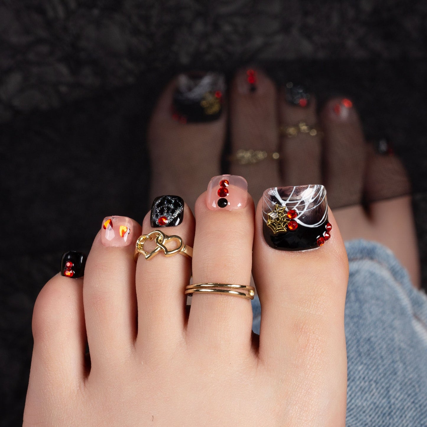 Bleeding Love T42 Toe Nails