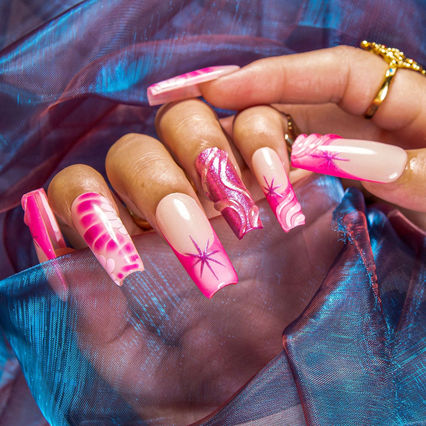 Pinkalicious Handmade Nails H584