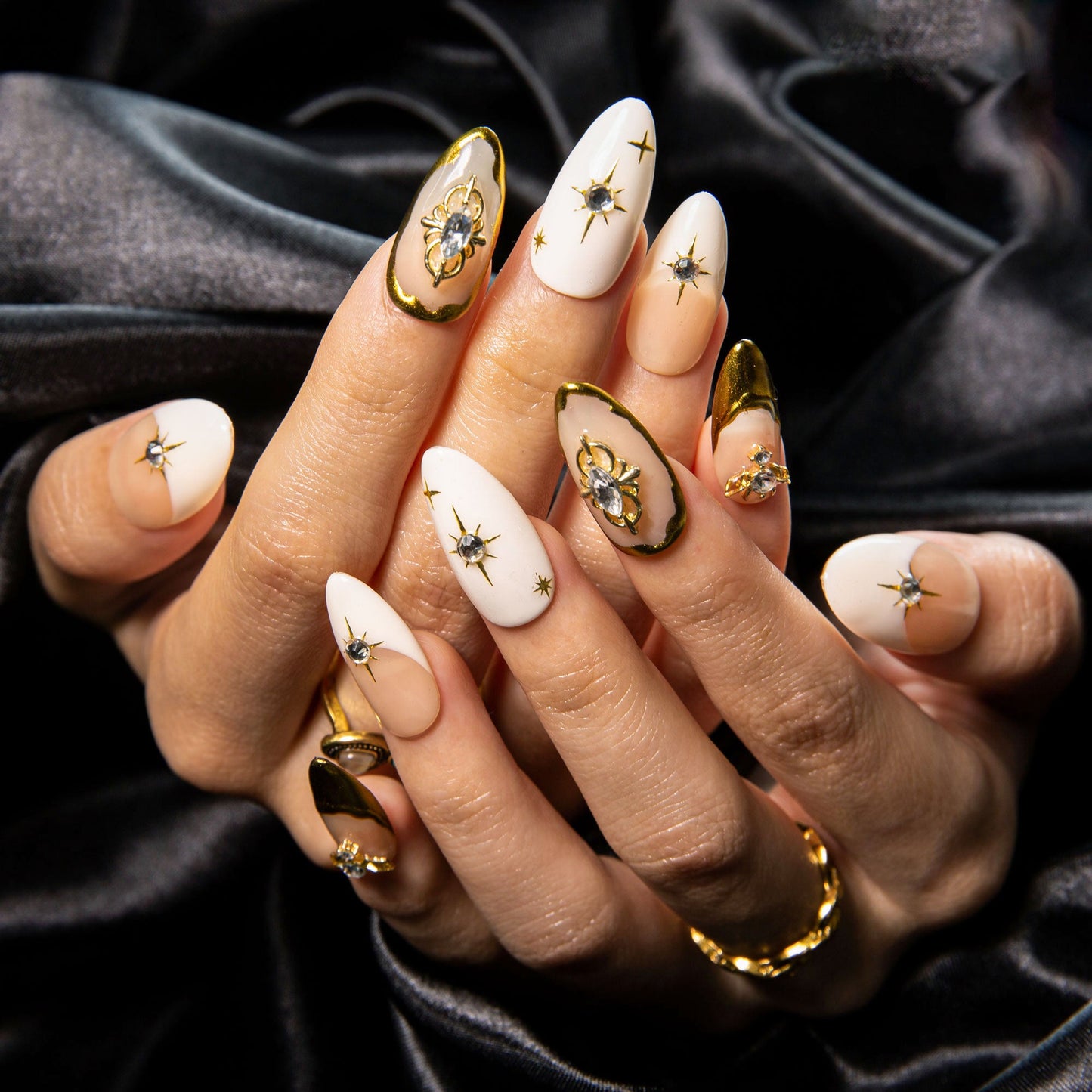 Temptress Aura Handmade Nails H506