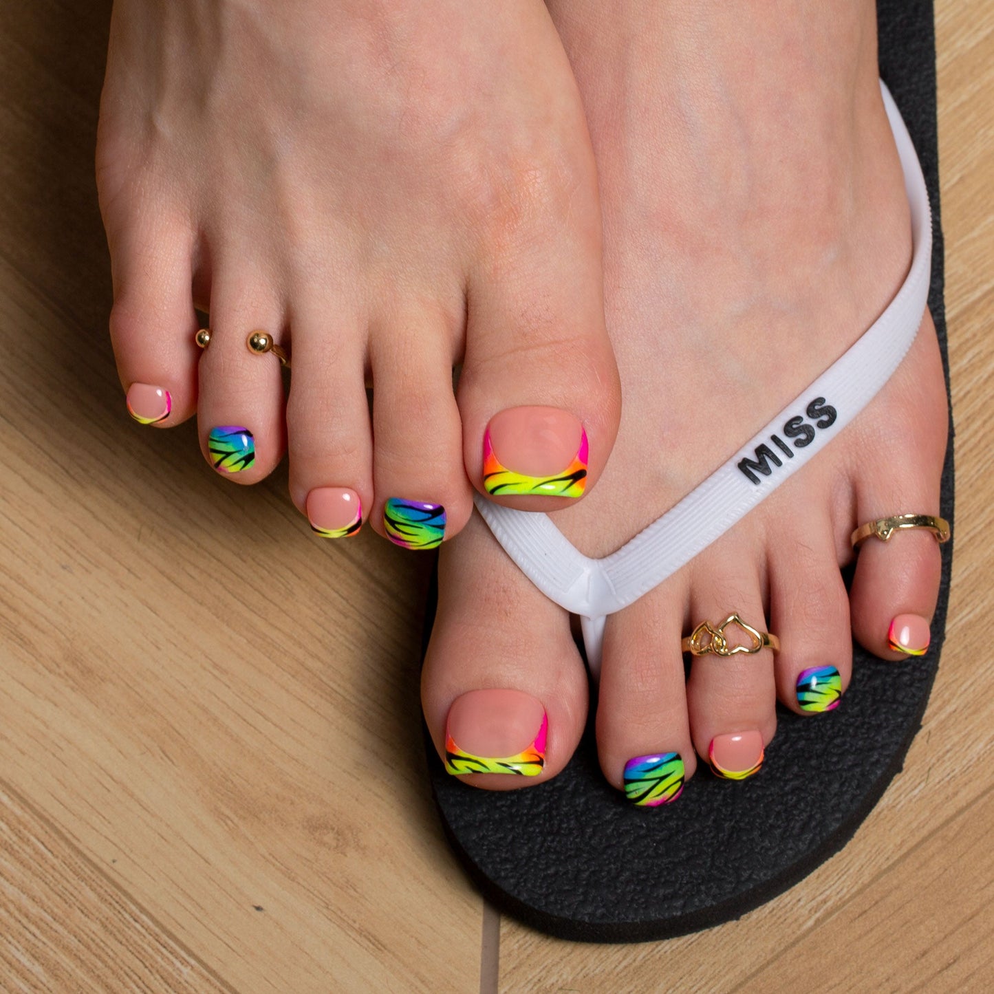 Retro Queen T515 Toe Nails