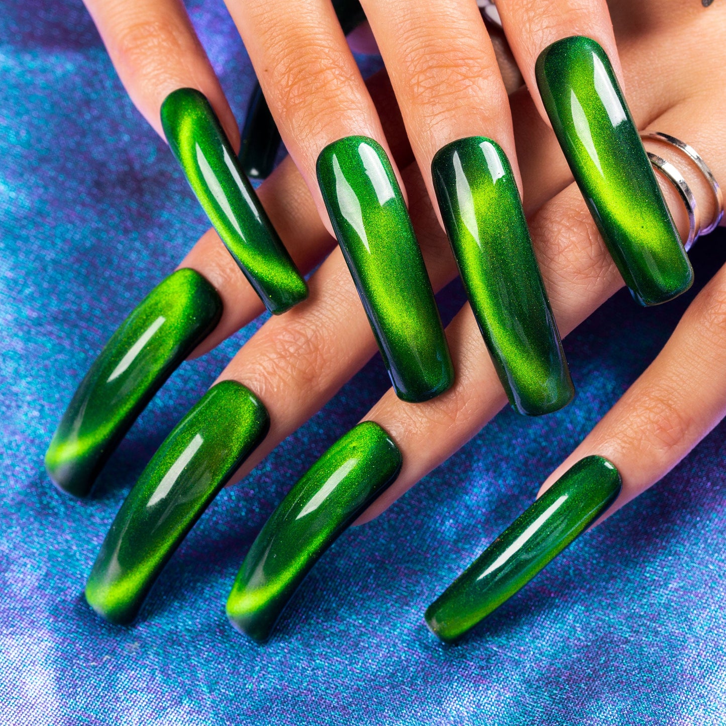 Poison Ivy Handmade Nails H518