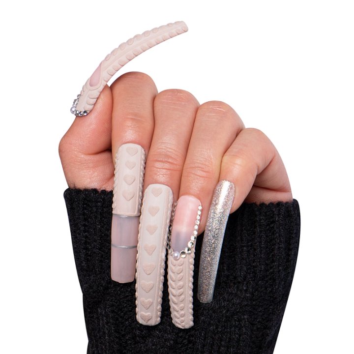 Elegant Knits Handmade Nails H382