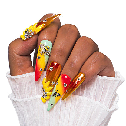 Bee's first love Handmade Nails H395