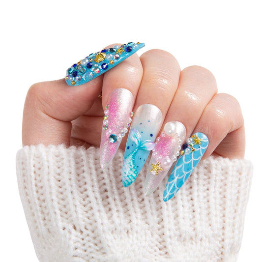 Kiss the Girl Handmade Nails H455