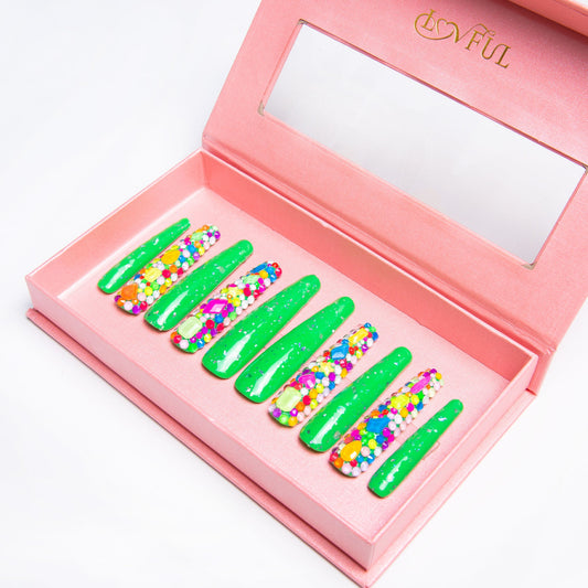 Wonderland Luxury Handmade Nails H49