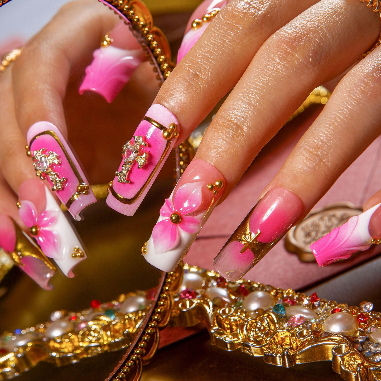 Bubblegum Reef Handmade Nails H547