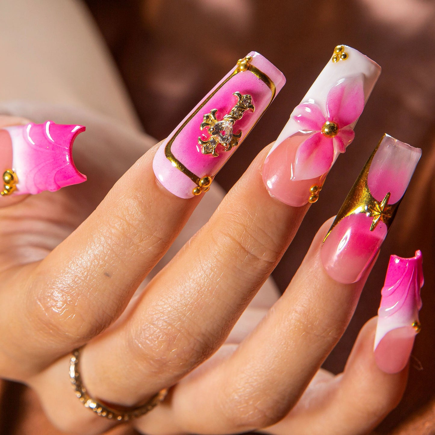 Bubblegum Reef Handmade Nails H547